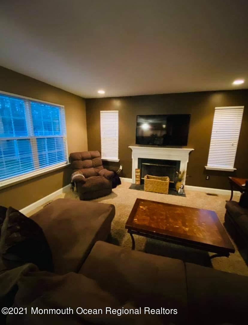 68 Diamond Lane Howell, NJ 07731 - Photo 8 of 28 550C7221-C59A-46AC-8D57-7E88F37B5A1B