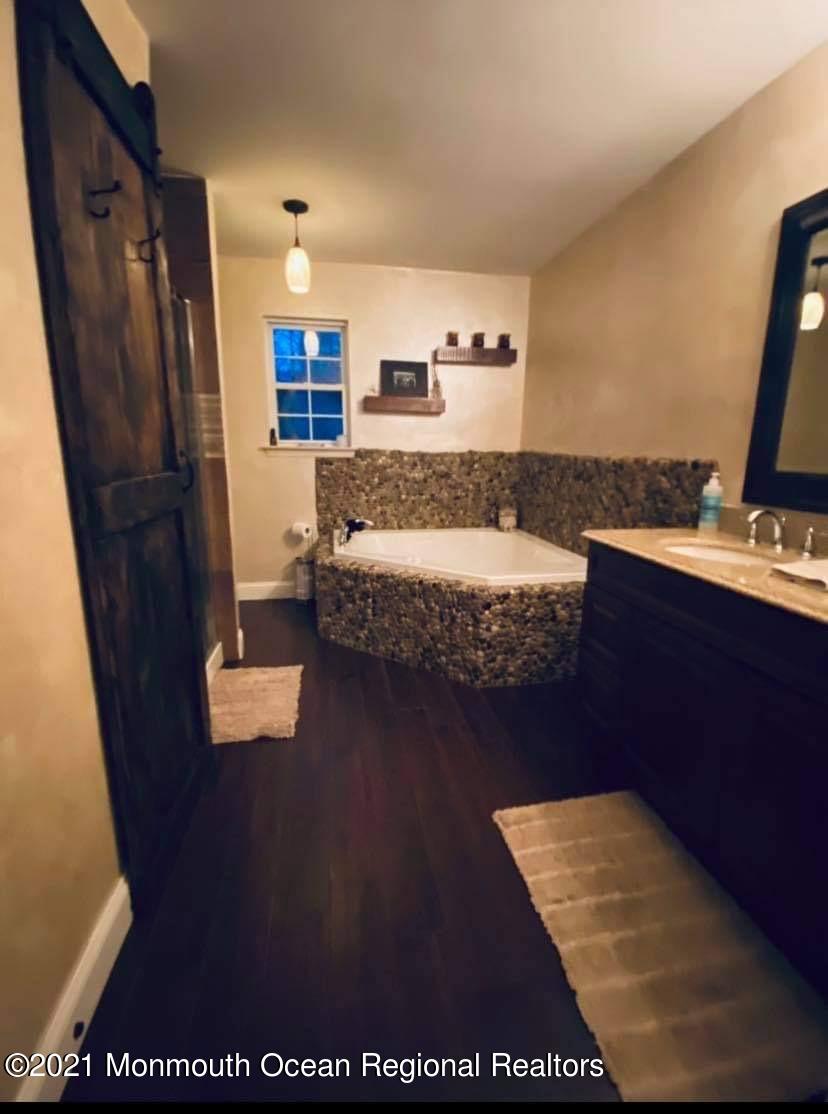 68 Diamond Lane Howell, NJ 07731 - Photo 10 of 28 4175EB45-A2A5-4E9B-A831-B7A81DAEF78F