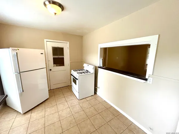 $1,250 | 218 La Manda Boulevard, San Antonio, TX 78212