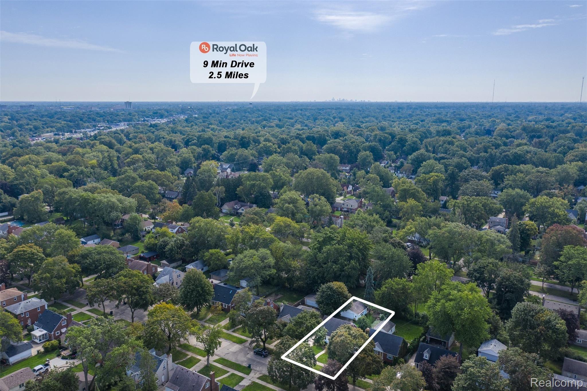 2023 Rosemont Road Berkley, MI 48072 - Photo 4 of 43 Just a few miles from Royal Oak.