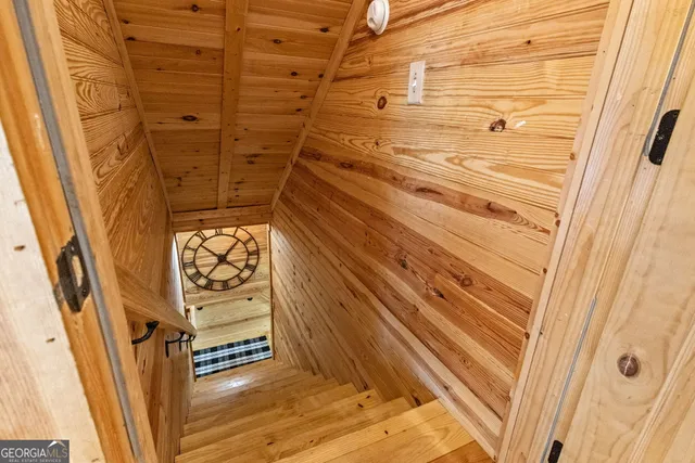 a view of a storage & utility room