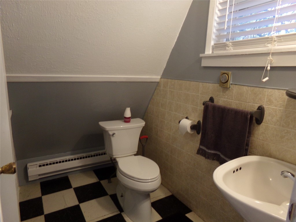 655 Brotzman Road Binghamton, NY 13901 - Photo 5 of 28 Gallery Image 5