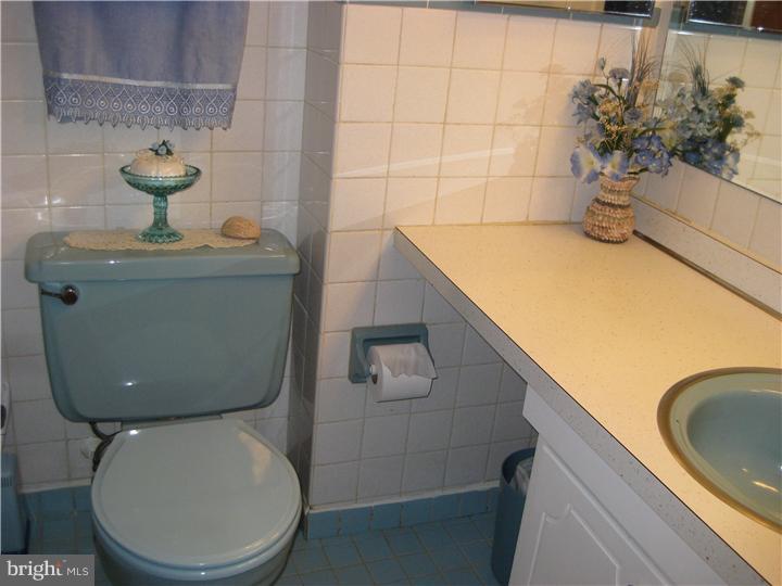 3300 Red Lion Road Philadelphia, PA 19114 - Photo 12 of 17 Bathroom
