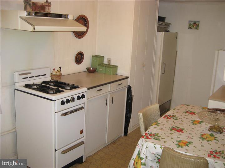 3300 Red Lion Road Philadelphia, PA 19114 - Photo 16 of 17 Laundry Room