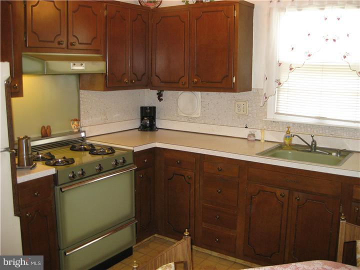3300 Red Lion Road Philadelphia, PA 19114 - Photo 7 of 17 Kitchen