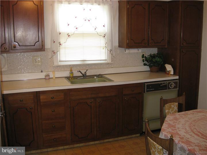 3300 Red Lion Road Philadelphia, PA 19114 - Photo 8 of 17 Kitchen