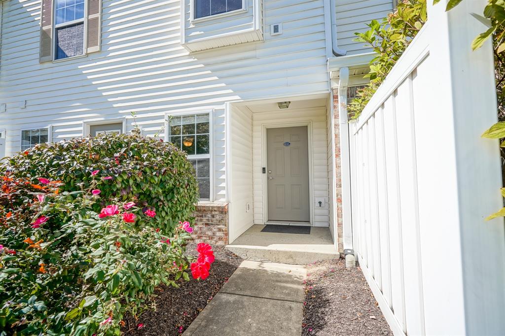 11475 Clay Court, Unit 103 Fishers, IN 46037 - Photo 3 of 40