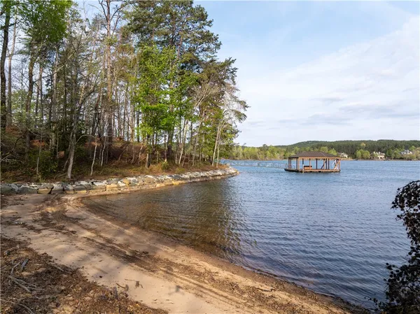 $2,650,685 | 390 Peninsula Ridge, Sunset, SC 29685