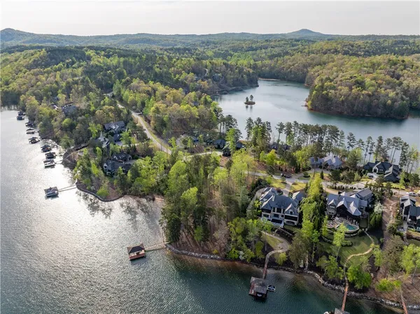 $2,650,685 | 390 Peninsula Ridge, Sunset, SC 29685