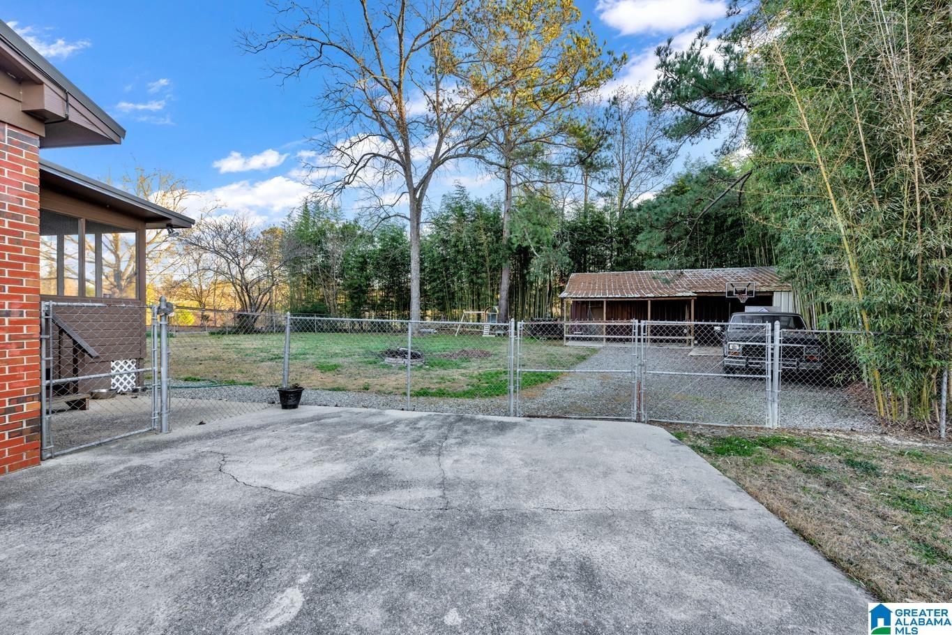 9847 Ellis Road Warrior, AL 35180 - Photo 6 of 31