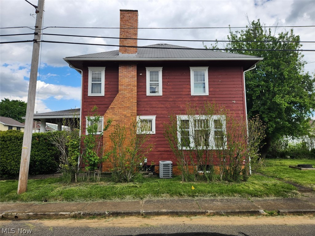 2336 10th Street Northwest Canton, OH 44708 - Photo 2 of 17