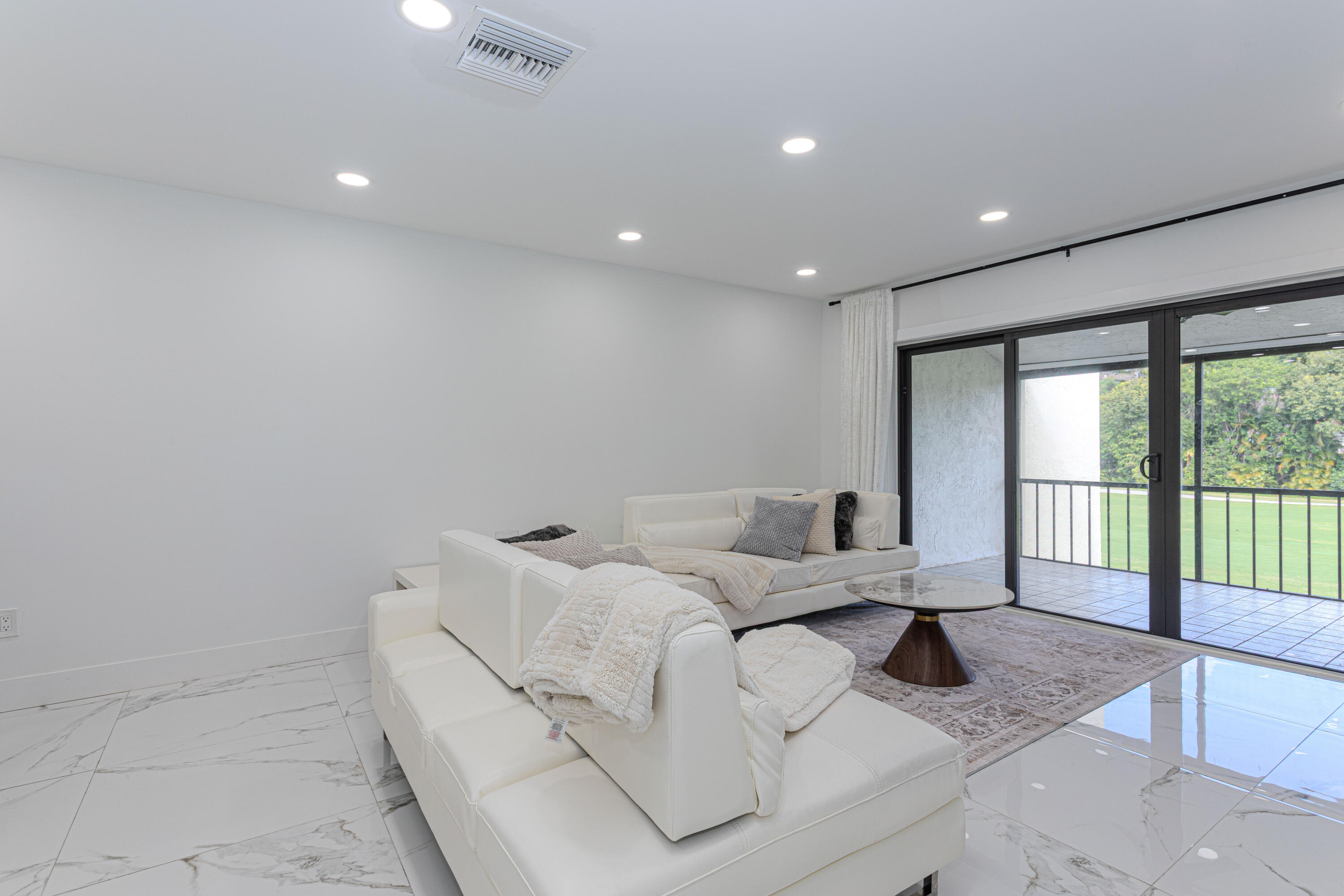 8545 Casa Del Lago, Unit F Boca Raton, FL 33433 - Photo 10 of 56 casa-14_1