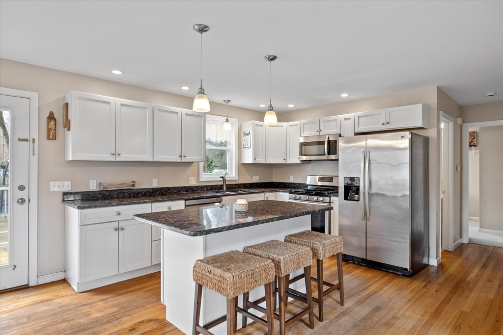 88 Harwich Road East Longmeadow, MA 01028 - Photo 4 of 33 Gallery Image 4