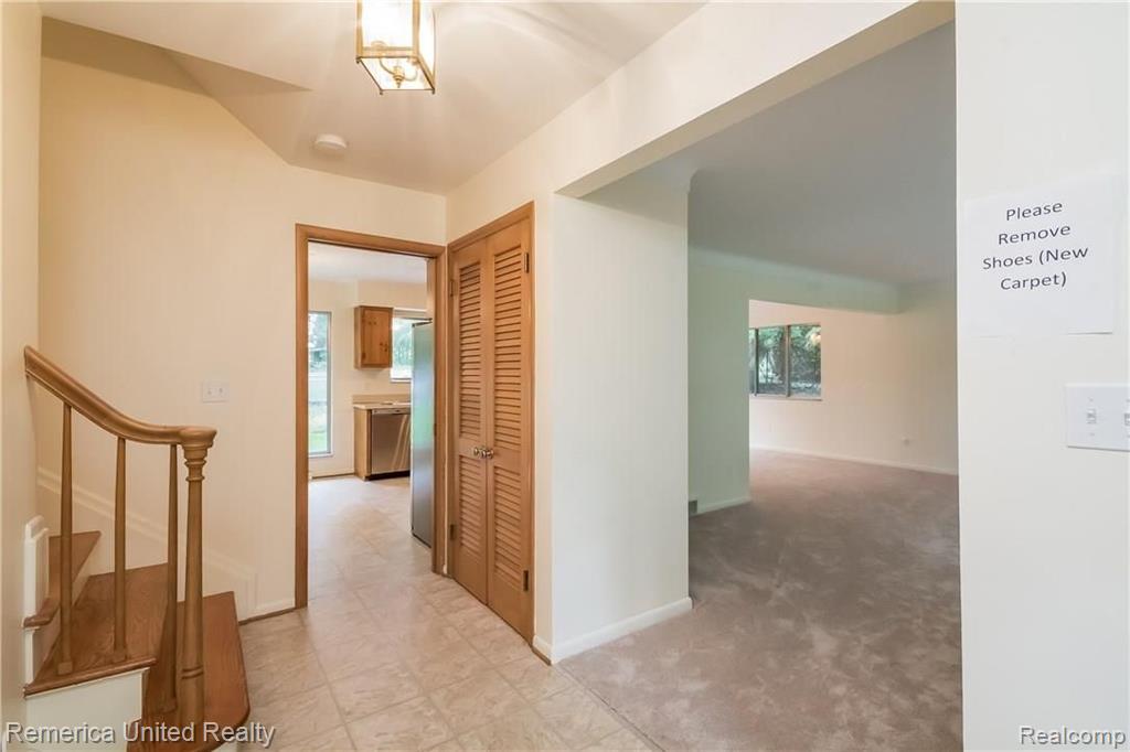 36203 Paddleford Road Farmington Hills, MI 48331 - Photo 6 of 42