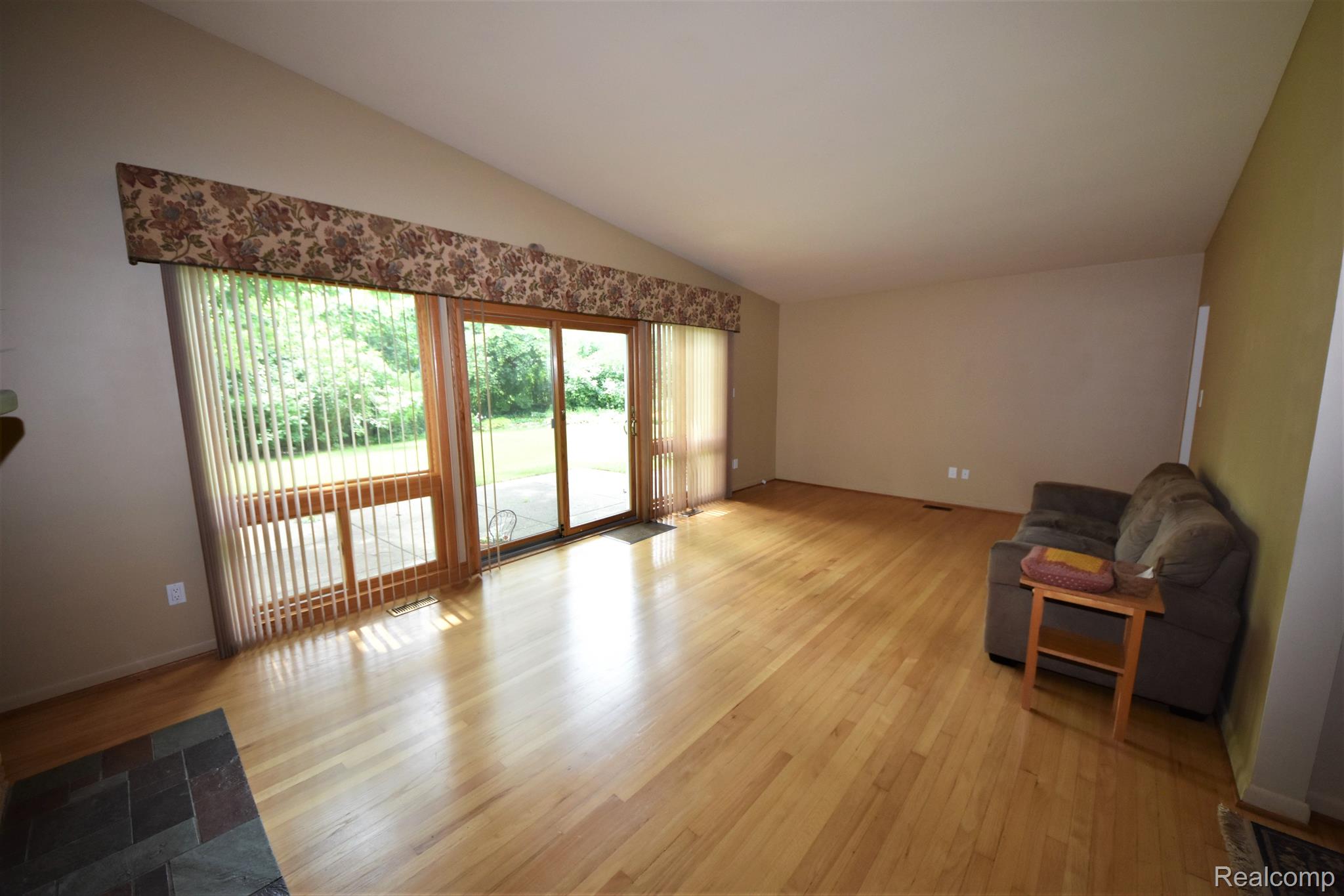 32743 Hearthstone Road Farmington, MI 48334 - Photo 7 of 27 Gallery Image 7