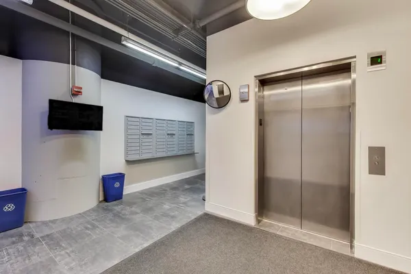 $295,000 | 565 West Quincy Street, Unit 801, Chicago, IL 60661