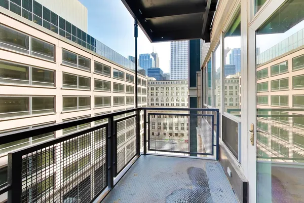 $295,000 | 565 West Quincy Street, Unit 801, Chicago, IL 60661