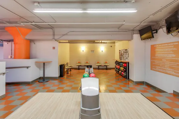 $295,000 | 565 West Quincy Street, Unit 801, Chicago, IL 60661