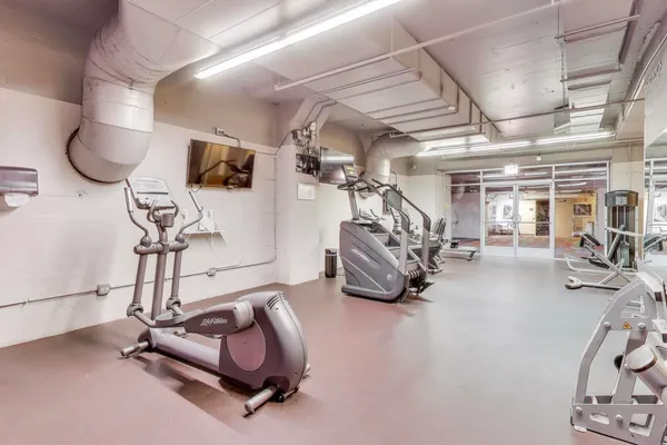 $295,000 | 565 West Quincy Street, Unit 801, Chicago, IL 60661