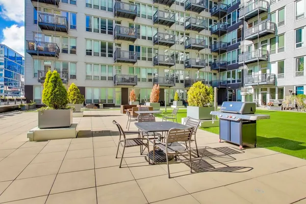 $295,000 | 565 West Quincy Street, Unit 801, Chicago, IL 60661