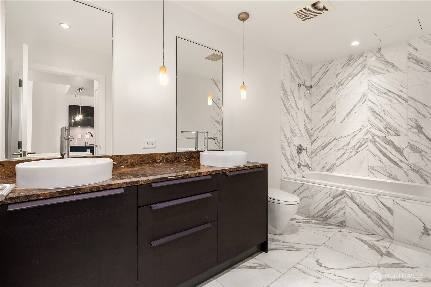 737 Olive Way, Unit 2704 Seattle, WA 98101 - Photo 12 of 27