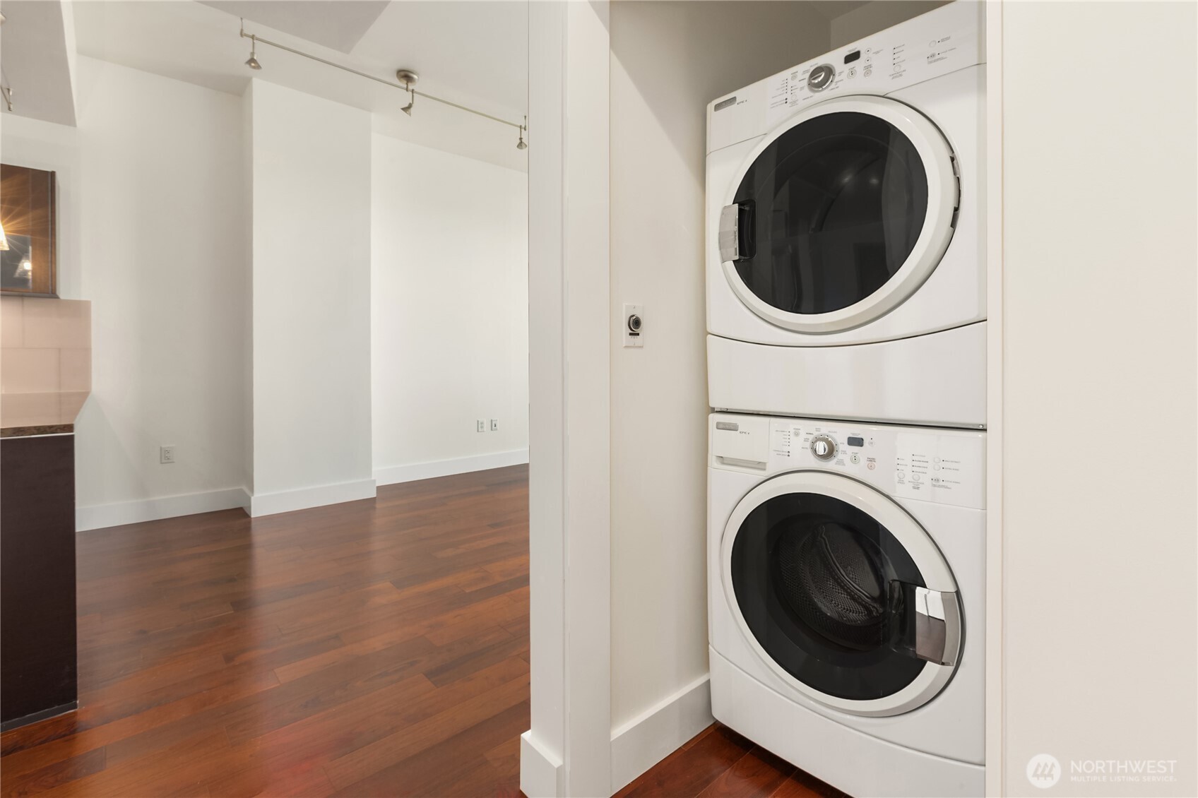 737 Olive Way, Unit 2704 Seattle, WA 98101 - Photo 13 of 27