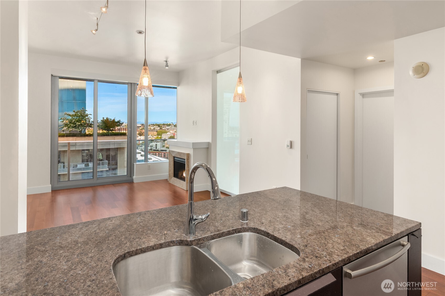 737 Olive Way, Unit 2704 Seattle, WA 98101 - Photo 14 of 27