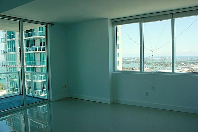 253 Northeast 2nd Street, Unit 4303 Miami, FL 33132 - Photo 15 of 35 a view of an empty room with a window