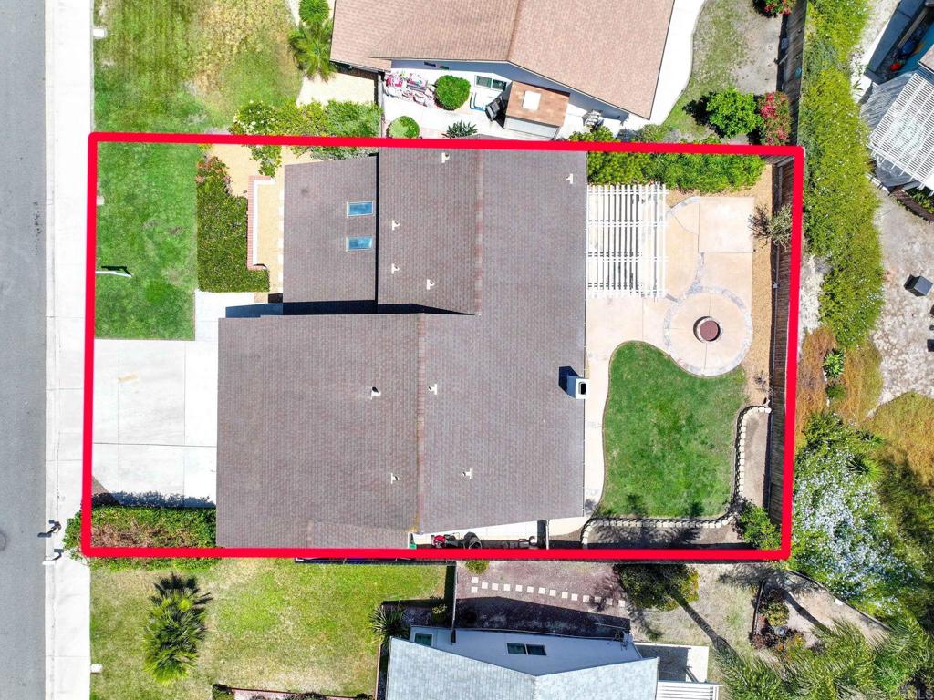 4595 Blackwell Road Oceanside, CA 92056 - Photo 46 of 47 an outdoor space with wooden benches