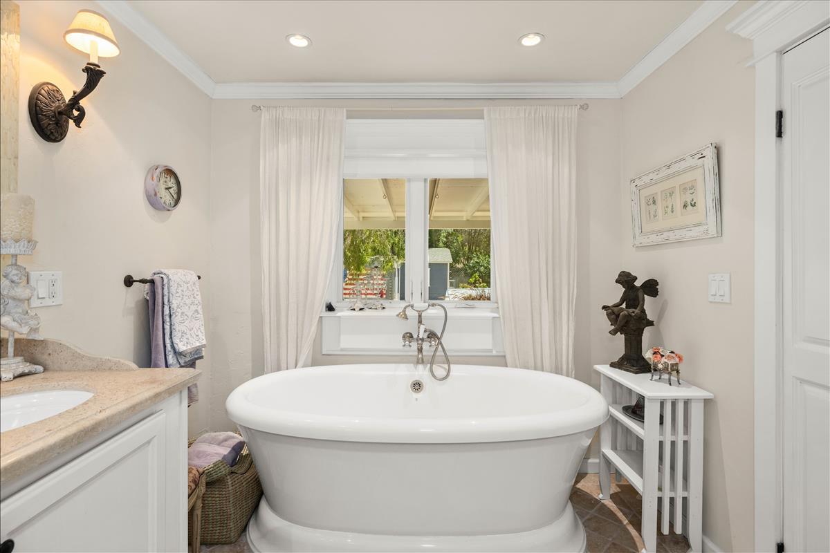 180 Nogal Drive Santa Barbara, CA 93110 - Photo 11 of 16 7L5A0681