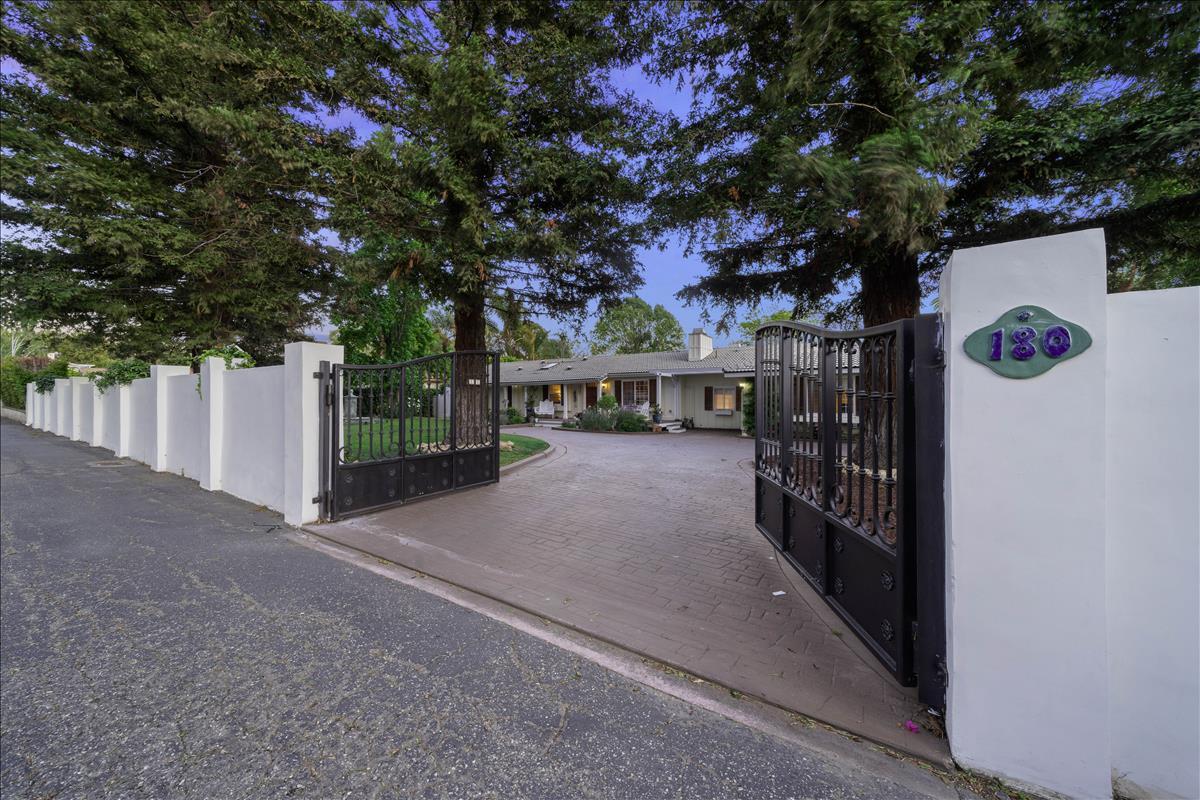 180 Nogal Drive Santa Barbara, CA 93110 - Photo 2 of 16 DSC00706