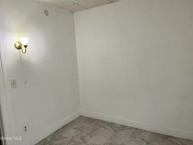 $1,600 | 1638 Van Vranken Avenue, Schenectady, NY 12308