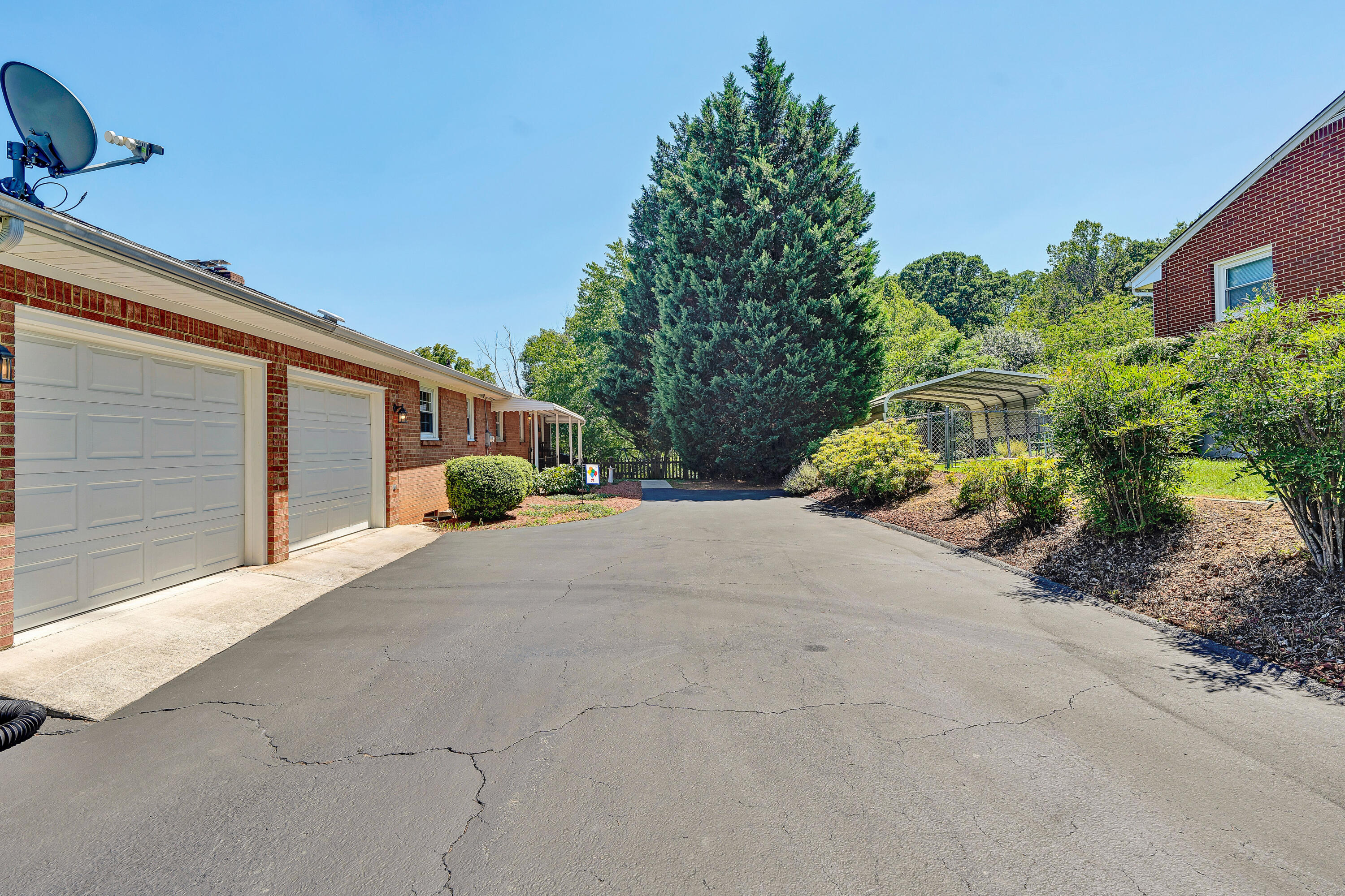235 Diamond Road Salem, VA 24153 - Photo 37 of 59 Level Driveway