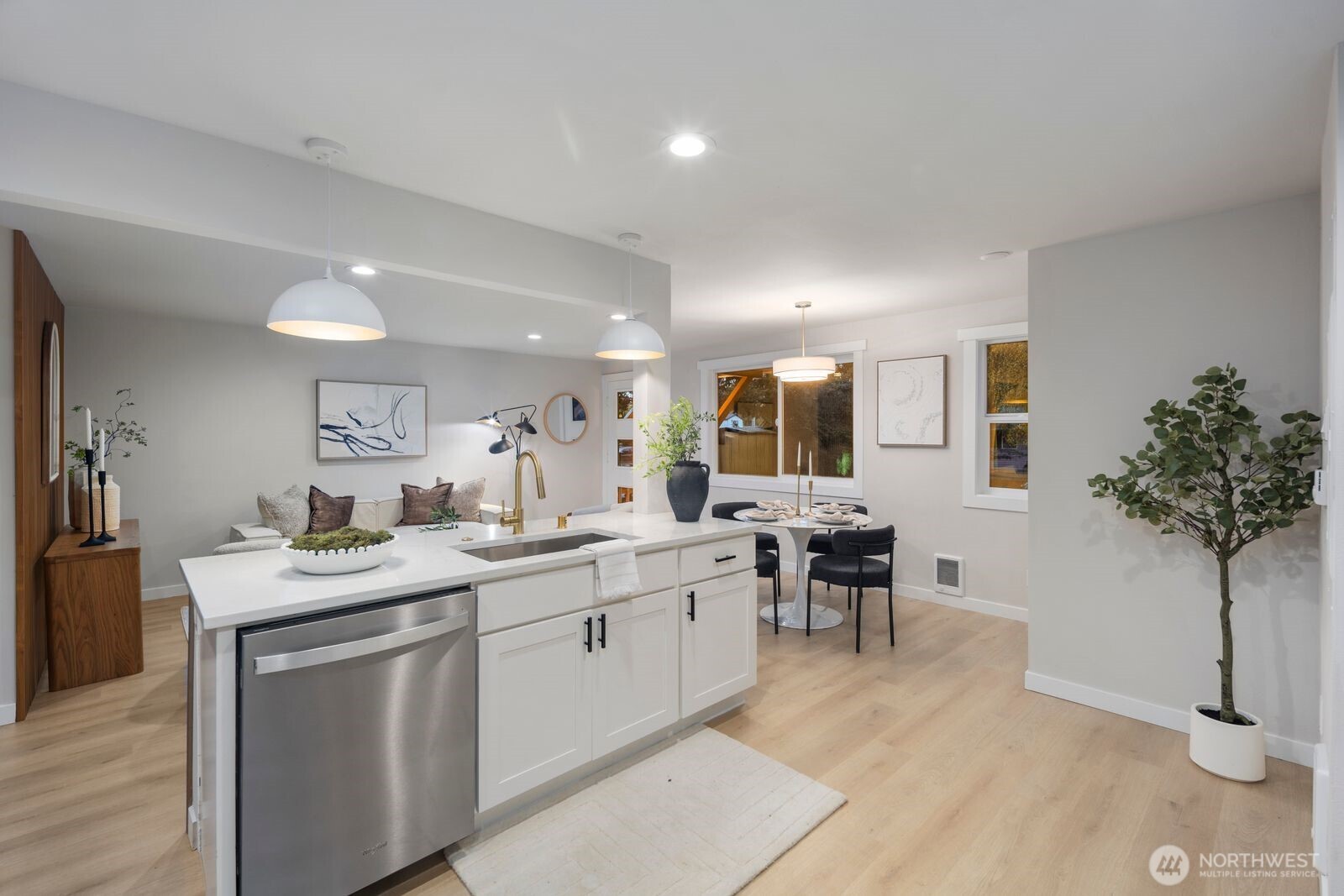 9029 4th Avenue Northwest Seattle, WA 98117 - Photo 15 of 30