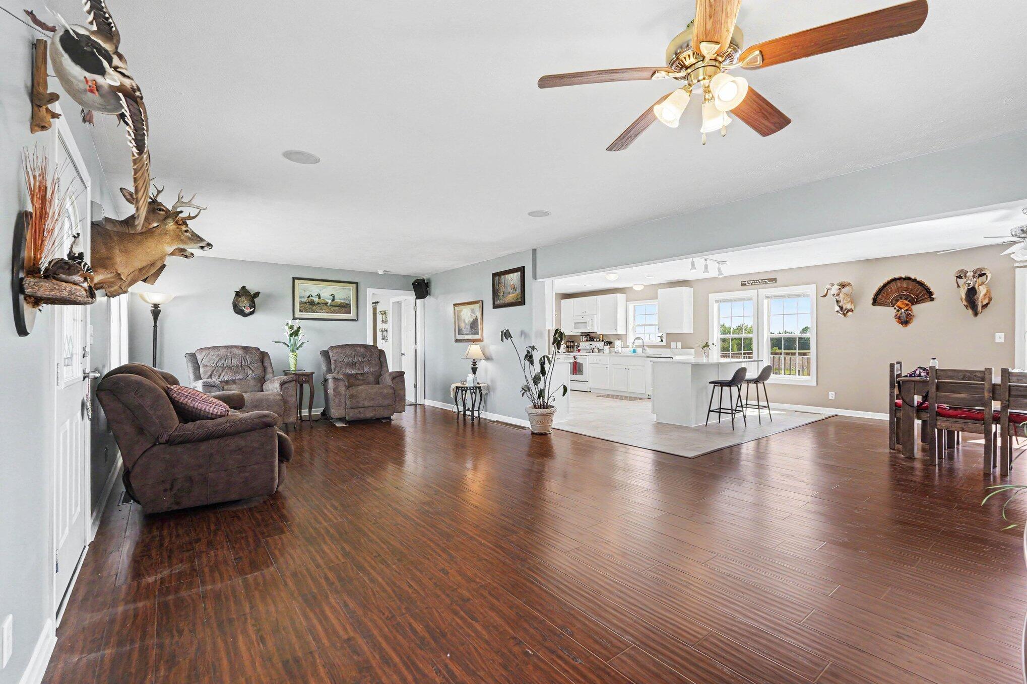 3325 Price Road Ravenna, MI 49451 - Photo 8 of 25 LV Dining