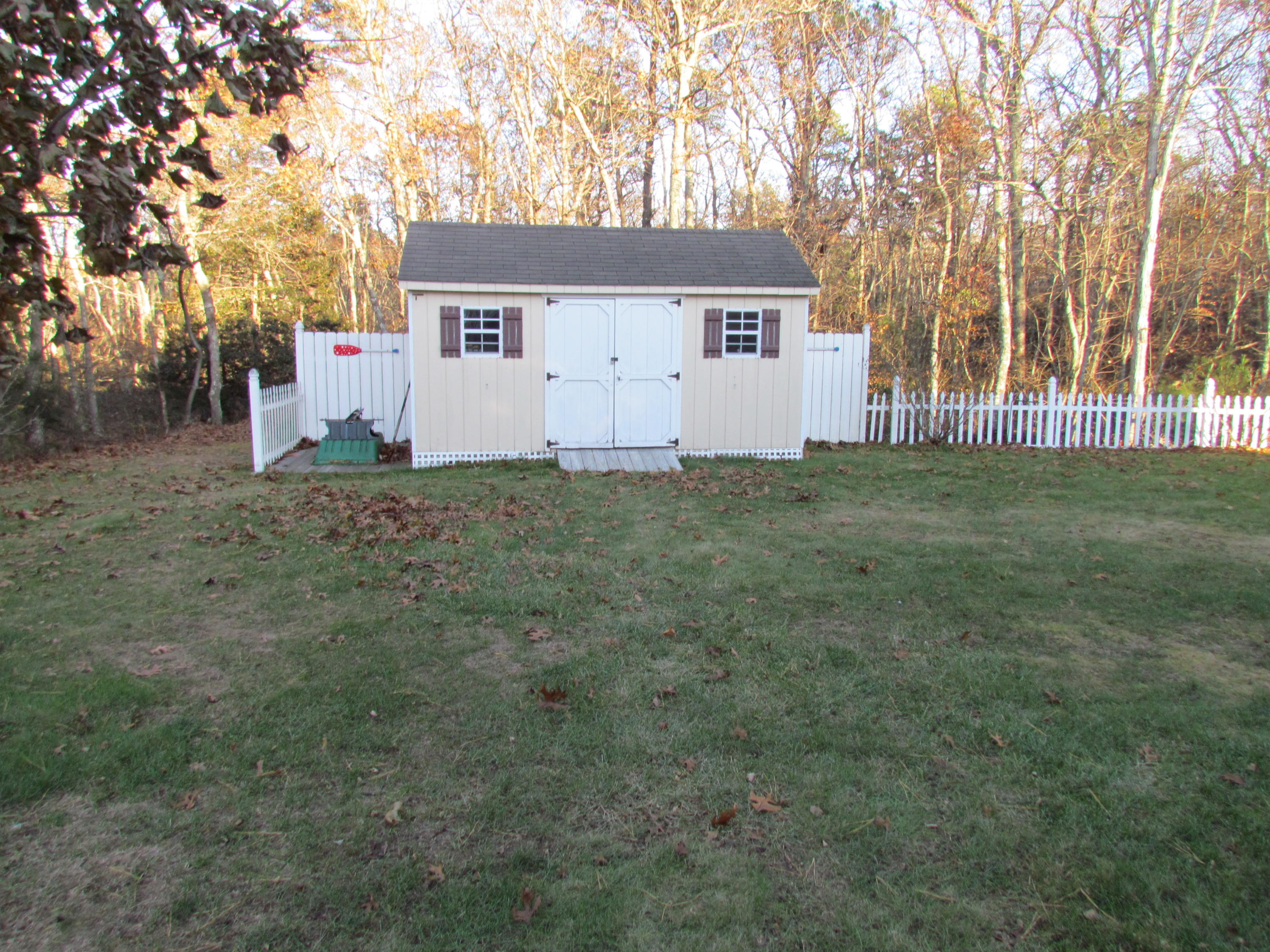 61 Fox Hill Road Mashpee, MA 02649 - Photo 4 of 22 2019-11-16 16.09.10