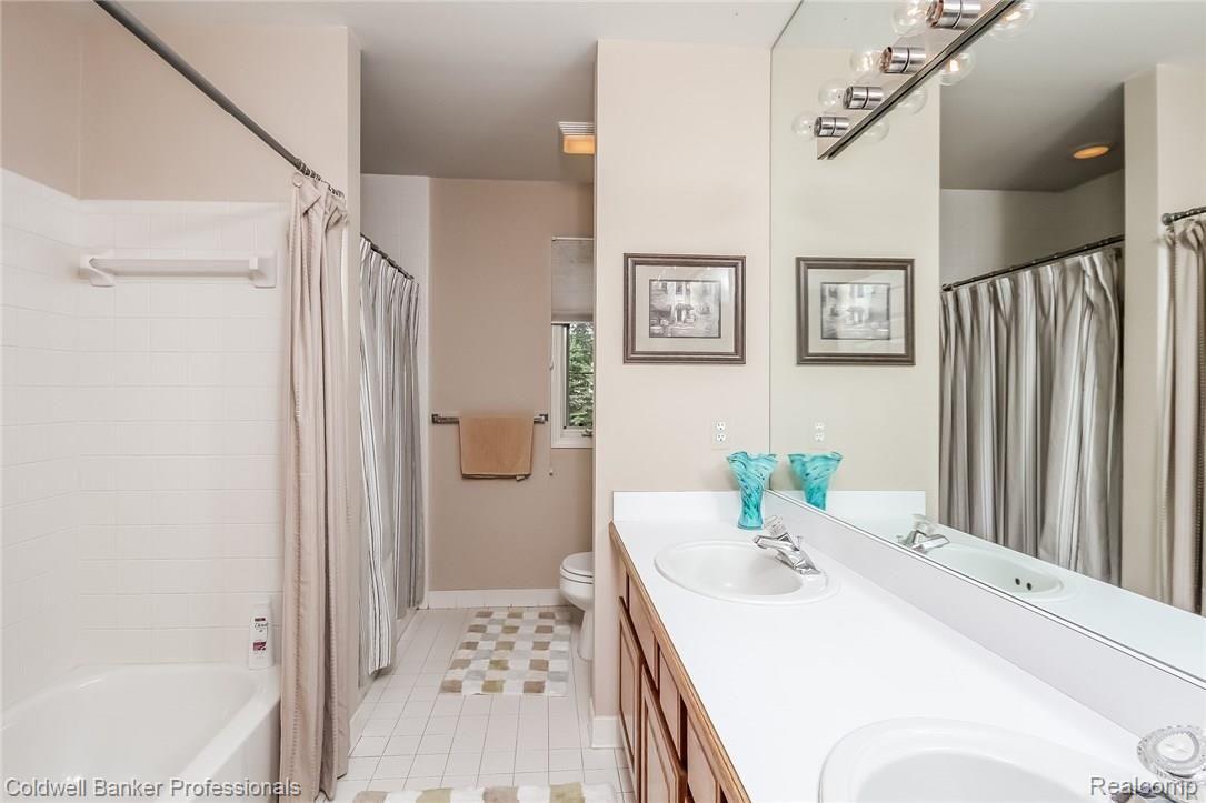 6450 Kennesaw Road Canton, MI 48187 - Photo 36 of 43 046-Bathroom-1759501-medium.jpg
