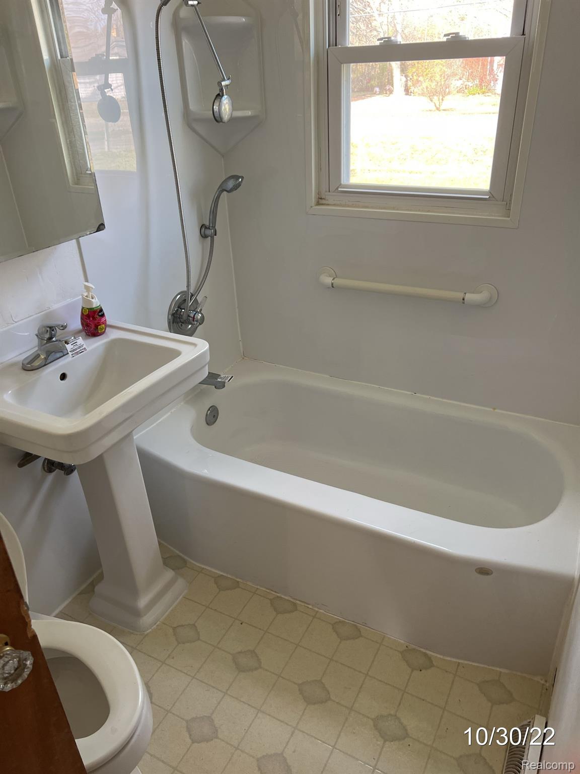 4196 Risedorph Street Burton, MI 48509 - Photo 7 of 12 Gallery Image 7