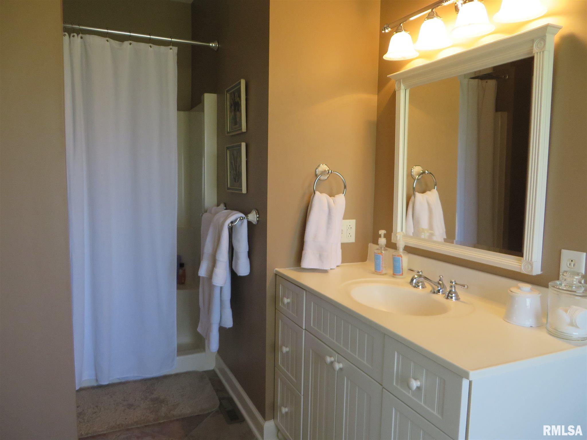412 Timber Creek Road Jacksonville, IL 62650 - Photo 35 of 50 Gallery Image 35
