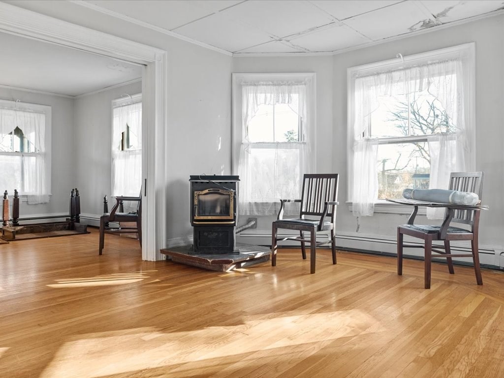 889 Gardners Neck Road Swansea, MA 02777 - Photo 11 of 31 Gallery Image 11
