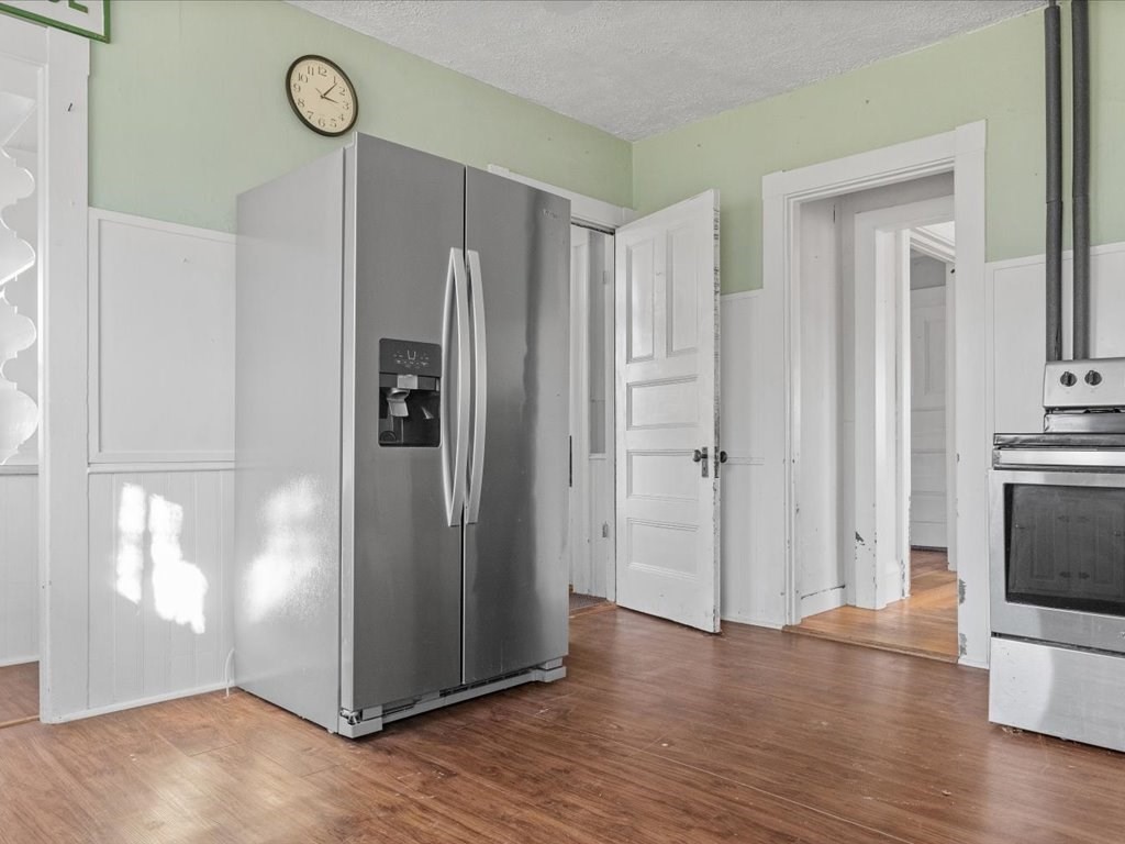889 Gardners Neck Road Swansea, MA 02777 - Photo 17 of 31 Gallery Image 17
