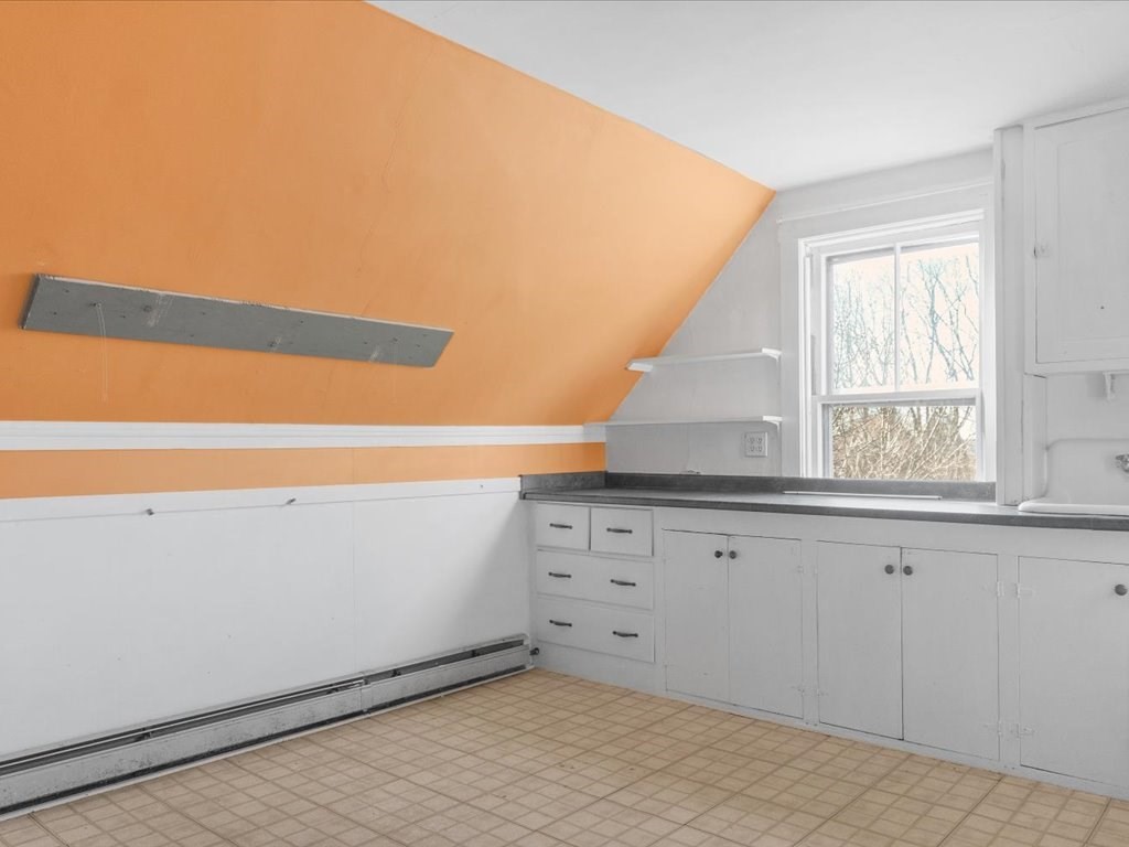 889 Gardners Neck Road Swansea, MA 02777 - Photo 23 of 31 Gallery Image 23