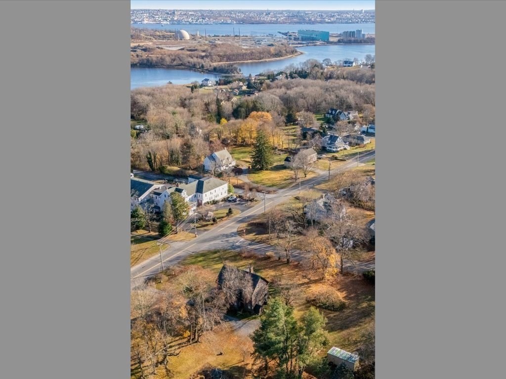 889 Gardners Neck Road Swansea, MA 02777 - Photo 5 of 31 Gallery Image 5