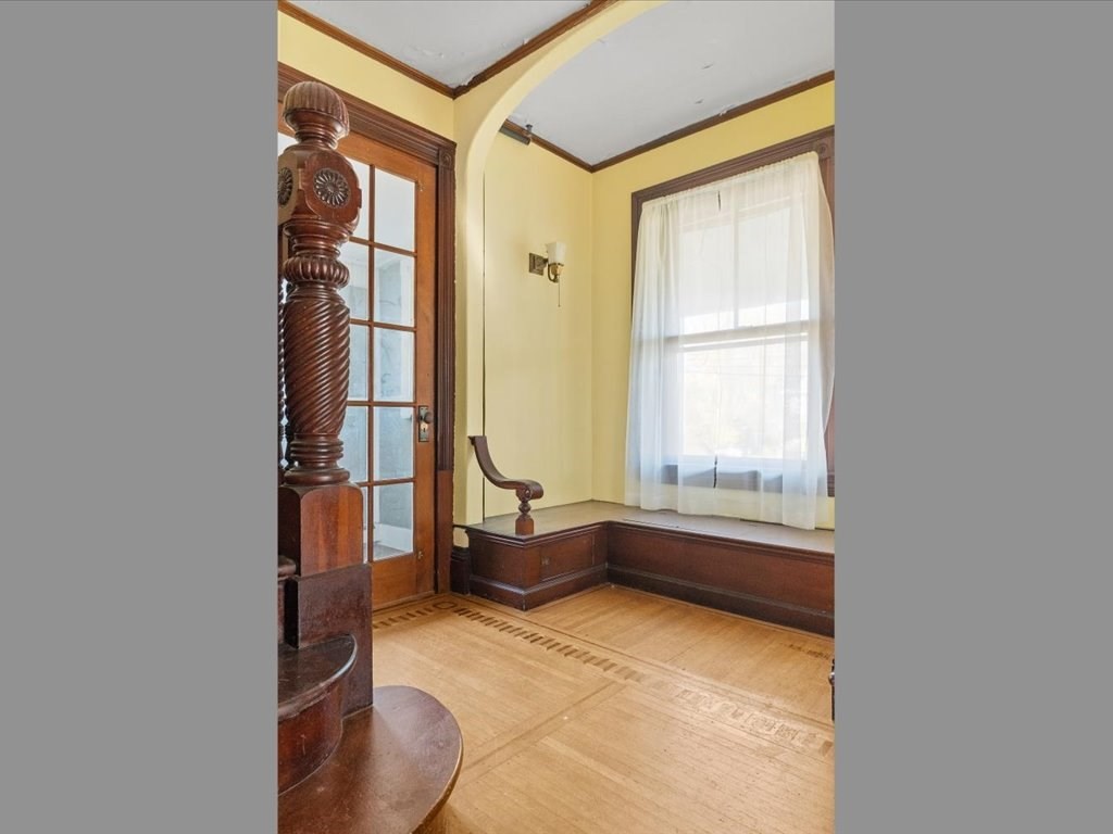 889 Gardners Neck Road Swansea, MA 02777 - Photo 9 of 31 Gallery Image 9