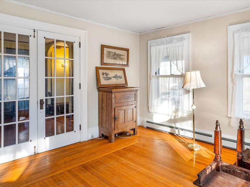 889 Gardners Neck Road Swansea, MA 02777 - Photo 10 of 31 Gallery Image 10