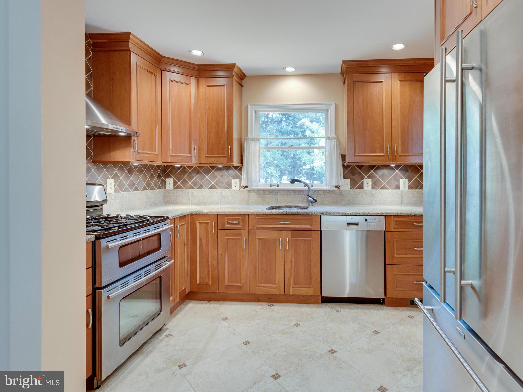 3612 Old Post Road Fairfax, VA 22030 - Photo 5 of 25 Kitchen
