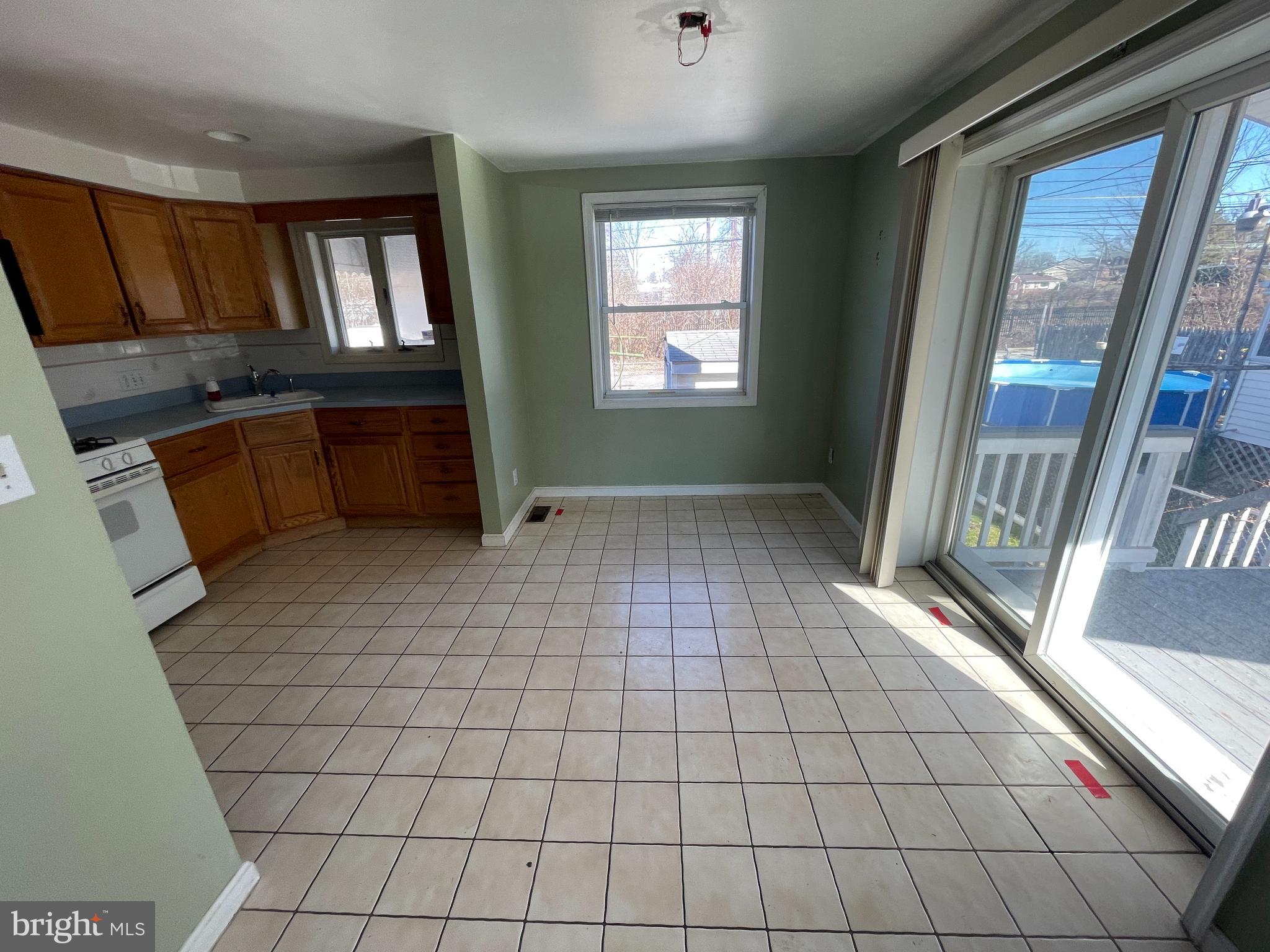 708 Middlesex Road Baltimore, MD 21221 - Photo 3 of 13
