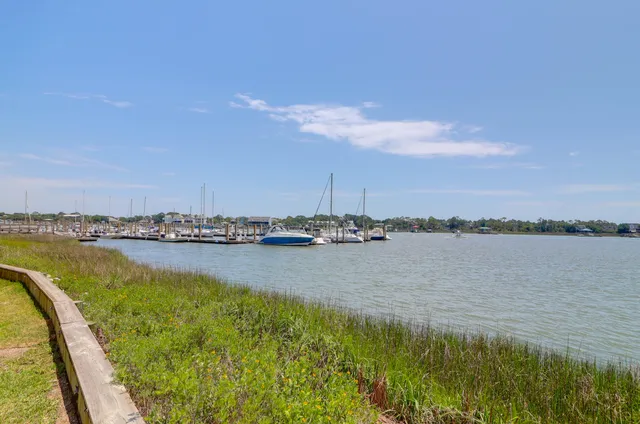 $550,000 | 100 Mariners Cay Drive, Folly Beach, SC 29412