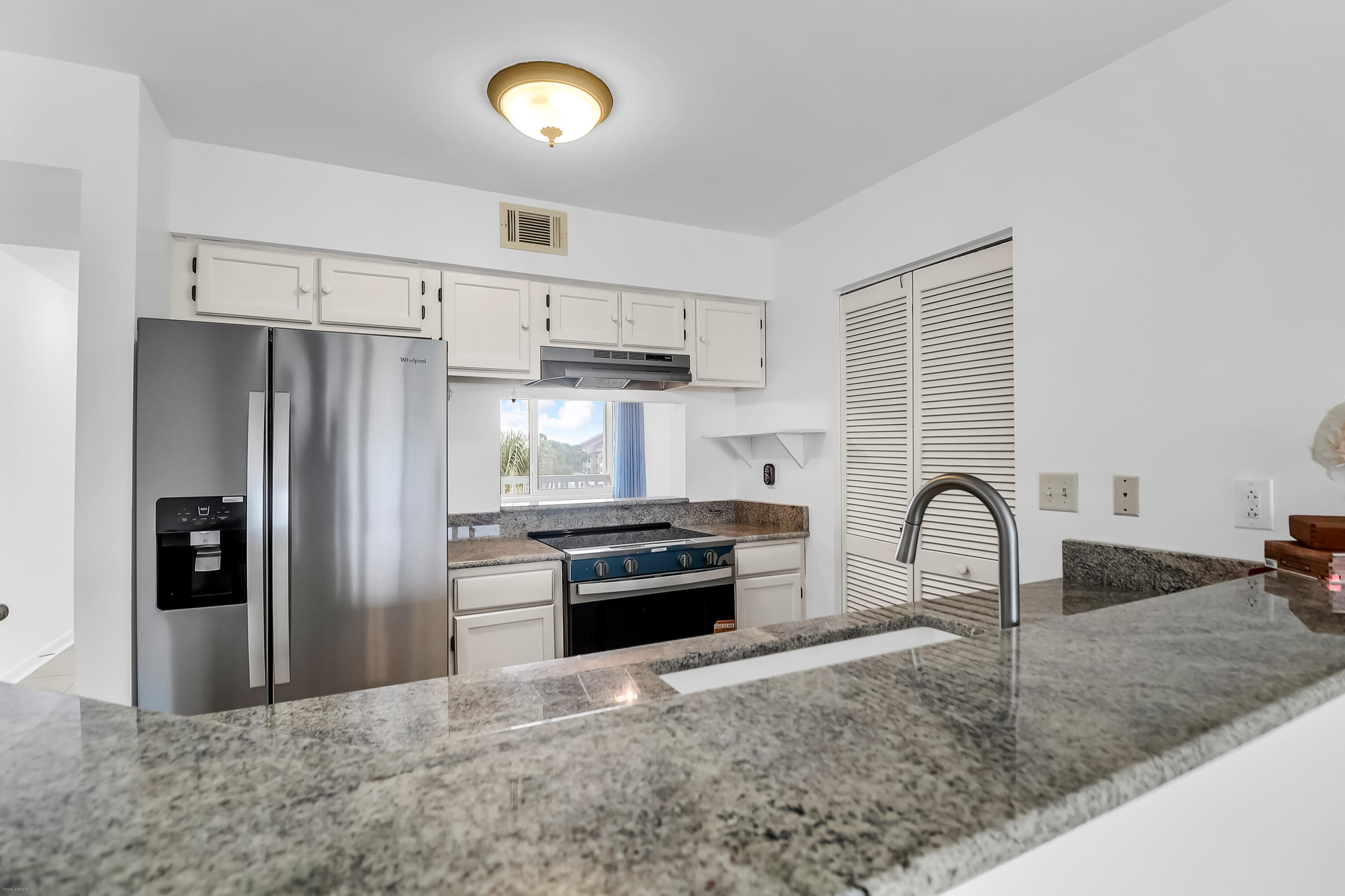 100 Mariners Cay Drive Folly Beach, SC 29412 - Photo 6 of 33 100 Mariners Cay -Tidacreekphoto- (35)