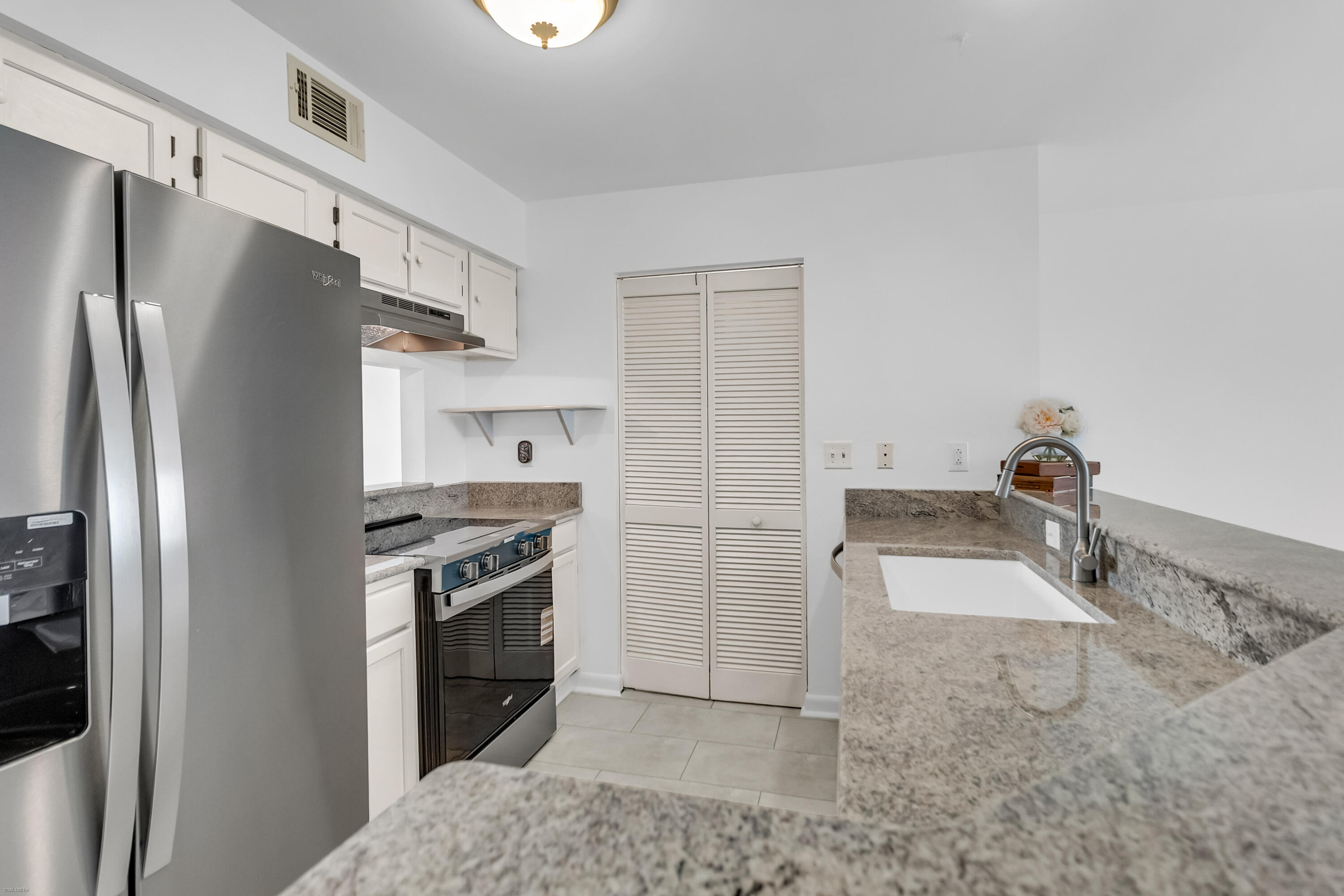 100 Mariners Cay Drive Folly Beach, SC 29412 - Photo 9 of 33 100 Mariners Cay -Tidacreekphoto- (28)